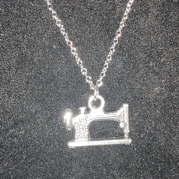 Pendant Necklace - Picture 2 of 5